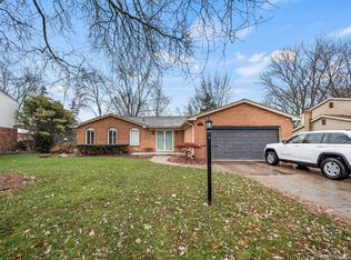 980 Briston Dr, Rochester Hills, MI 48307