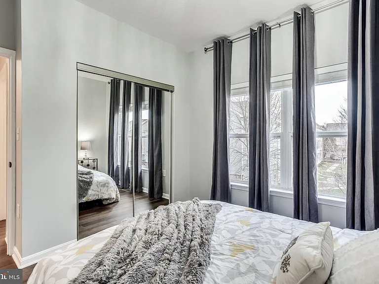 21784 Jarvis Sq — Photo 21