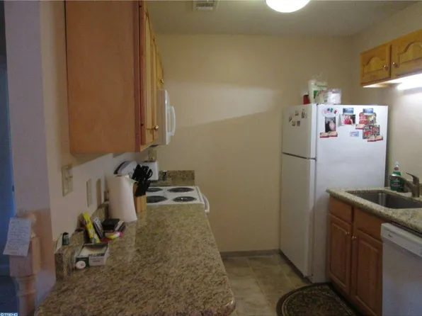 5423 Golf View Dr APT B1, Wilmington, DE 19808