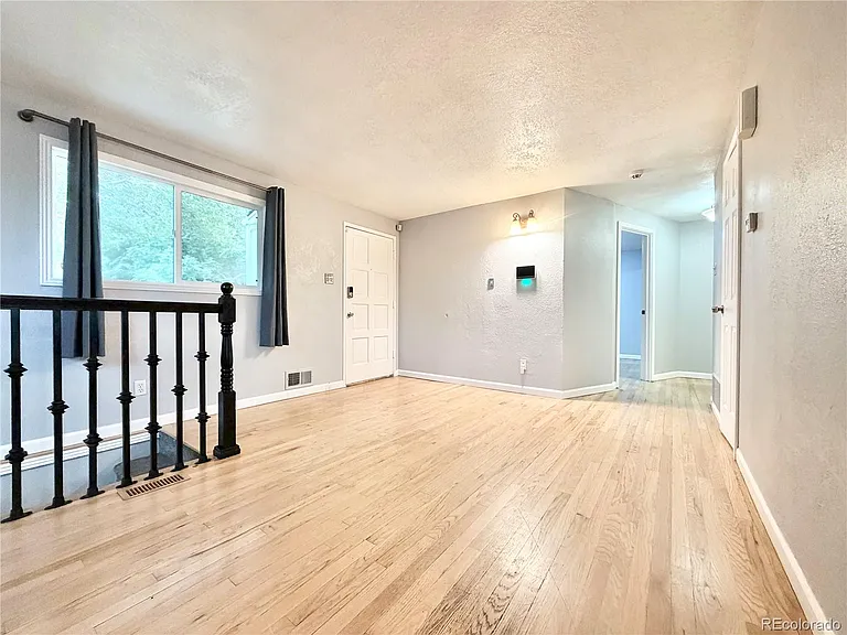 1285 W Gill Pl — Photo 5