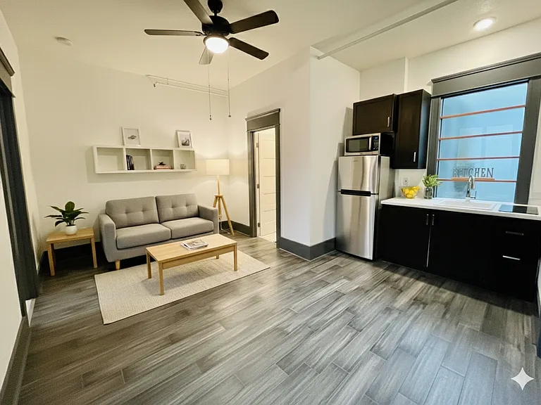 8212 N Denver Ave #6 — Photo 1