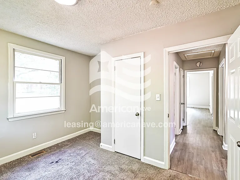 814802_011_bedroom_10.jpg