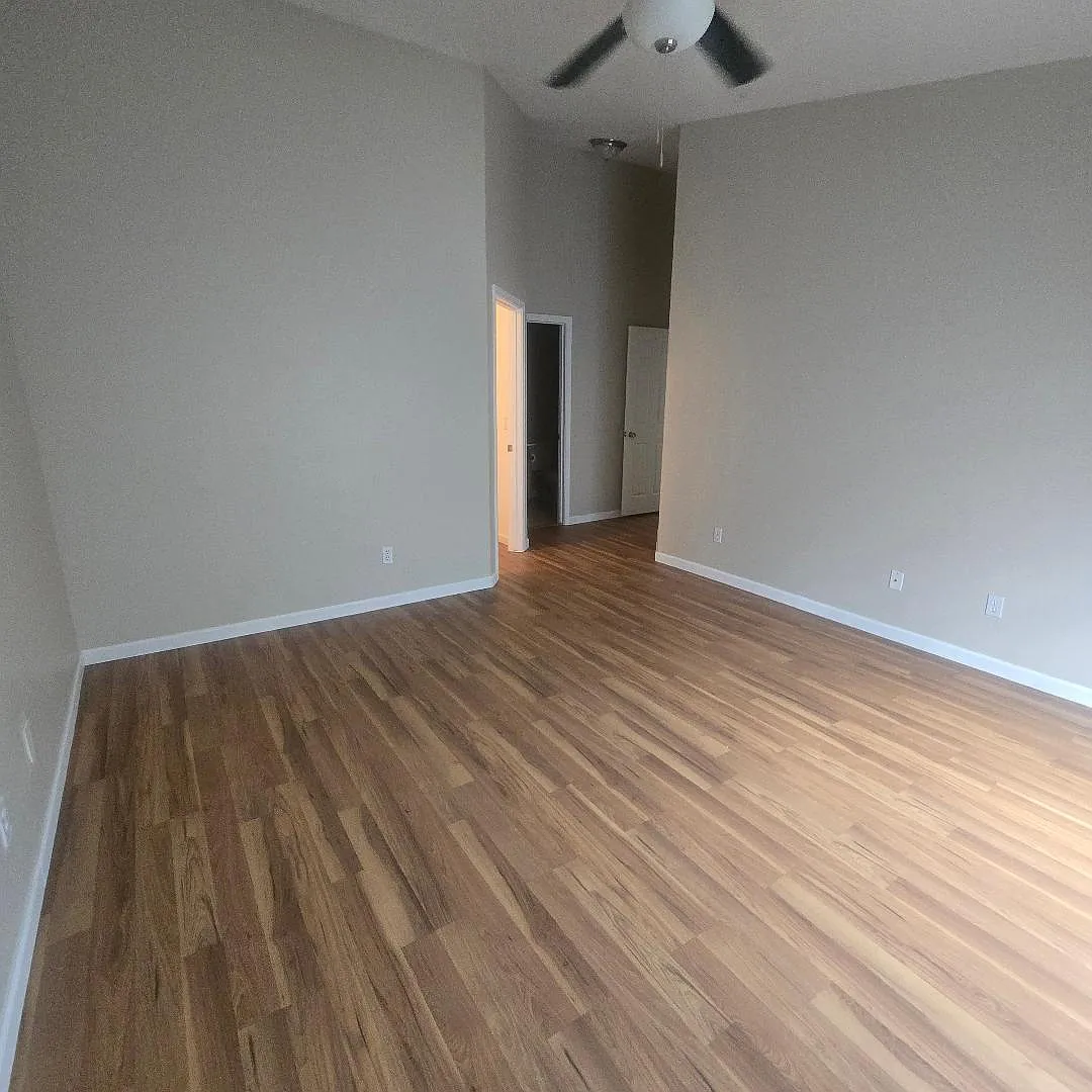 3 bed, 2.0 bath, 1601 sqft, $1,975 — Photo 3