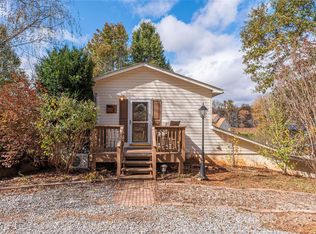 223 Davidson Rd, Swannanoa, NC 28778