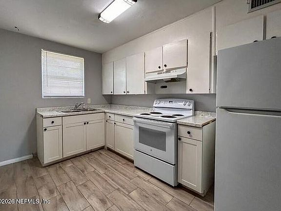 4th image of 1134 Woodruff Ave #3