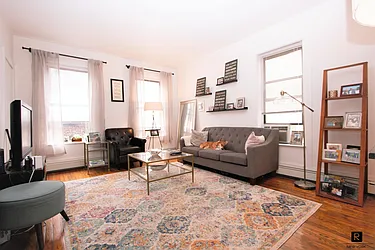 Rented by R New York