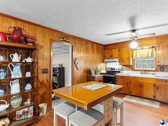 5th image of 207 Westford Rd