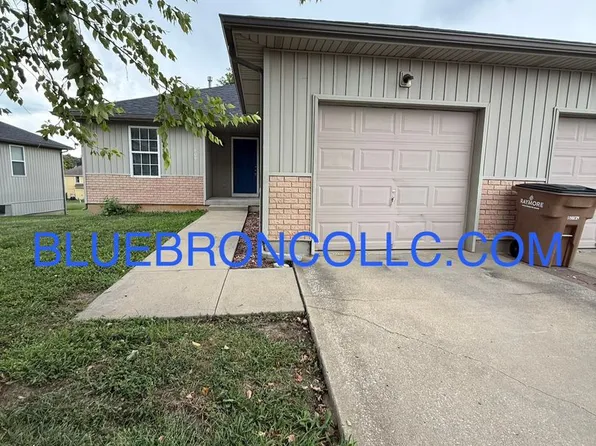 609 W Pine St, Raymore, MO 64083