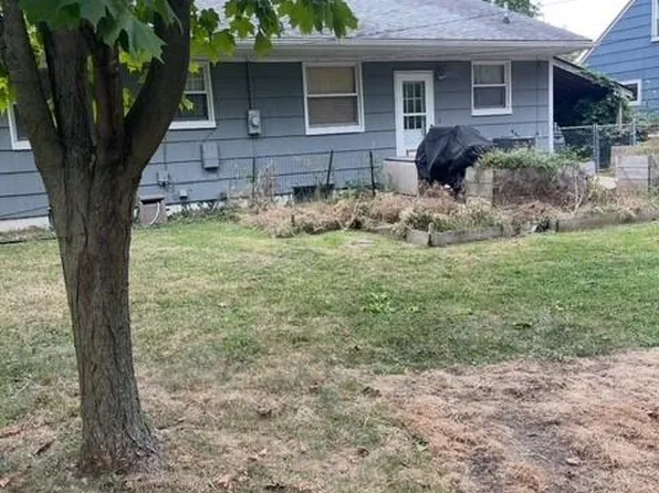 1601 Hatcher Cres, Ann Arbor, MI 48103