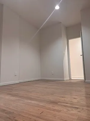 Rented by Bond New York | media 8