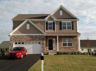 30 Christopher Dr, Gilbertsville, PA 19525