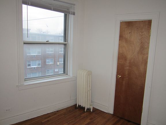 4th image of 1331 W Fargo Ave APT 3S