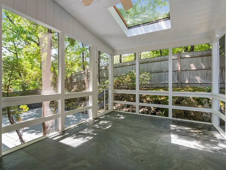 141 Westgate Rd — Photo 30