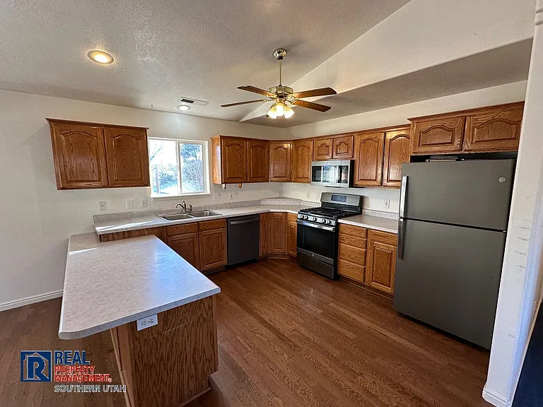 102 N Main St #3 — Photo 5
