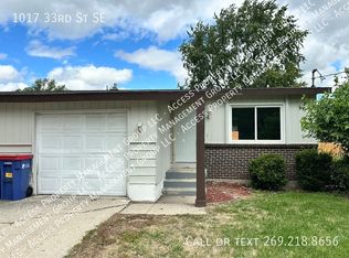 1017 33rd St SE, Grand Rapids, MI 49508