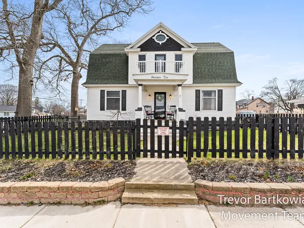 1410 Peck St, Muskegon, MI 49441