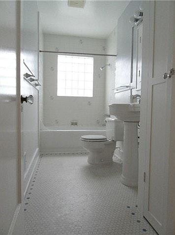 1st image of 2372 Franklin Ave E APT B