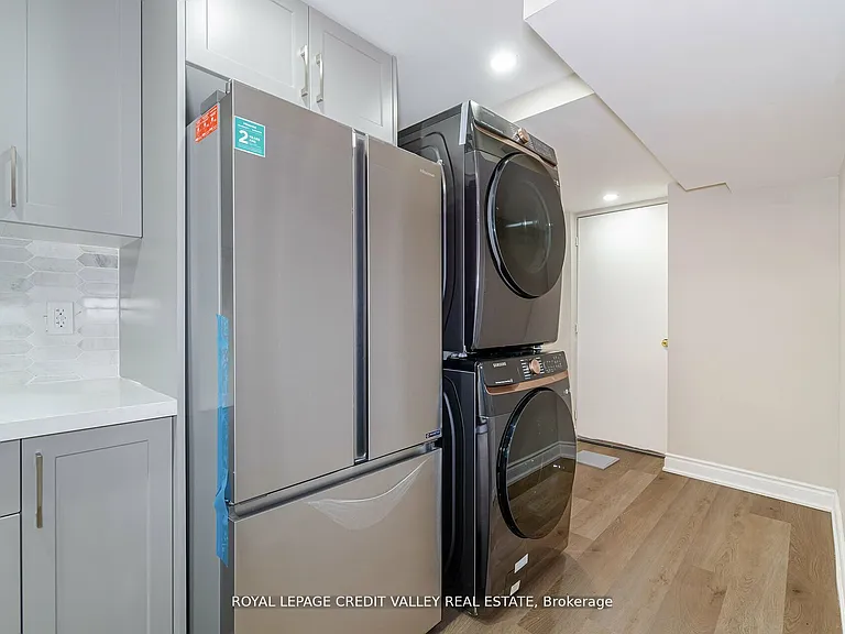 18 Trailhead Cres — Photo 11