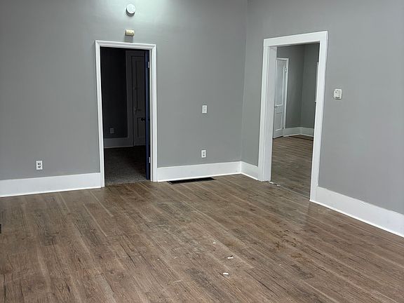 2nd image of 299 Esser Ave #1