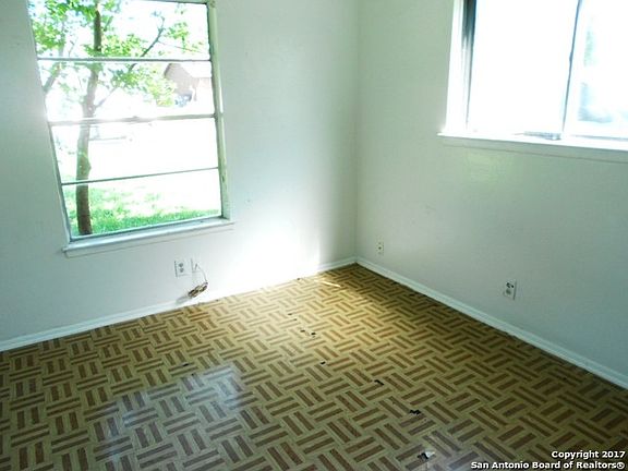 4th image of 6046 Castle Hunt Dr