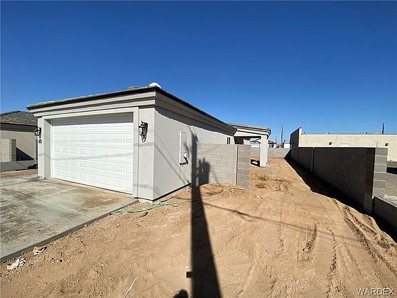 2nd image of 3301 E Coarra Dr
