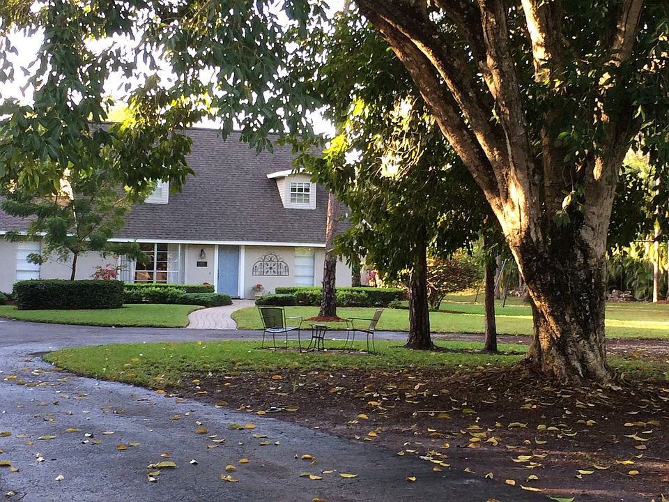 1st image of 2550 Coach House Ln