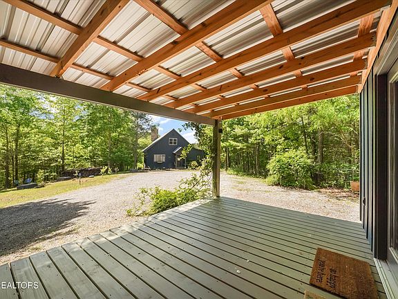 18th image of 2122 Dove Ridge Ln