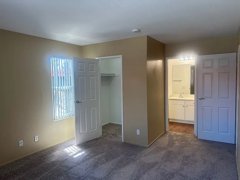 Corona Pointe Resort — Photo 202