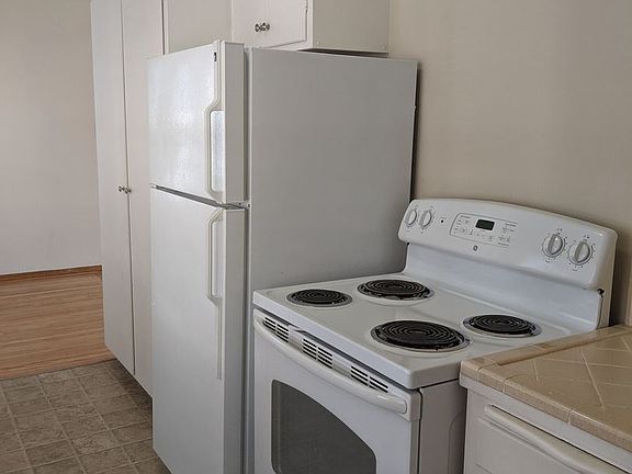 4th image of 566 Vallejo St