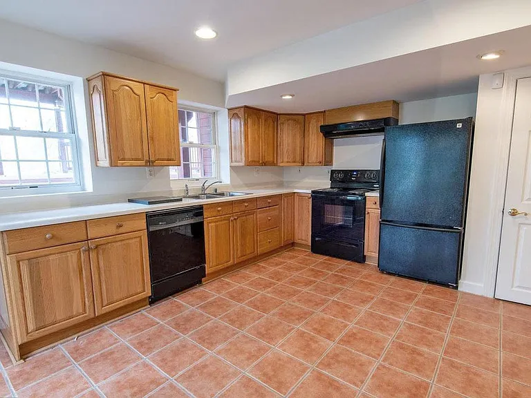 12982 Highland Oaks Ct — Photo 7