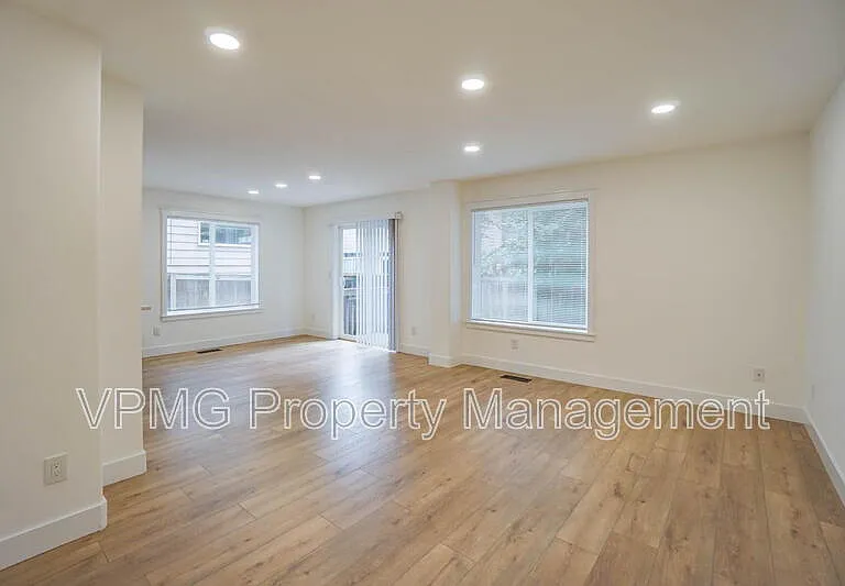 423 NW 153rd St — Photo 15