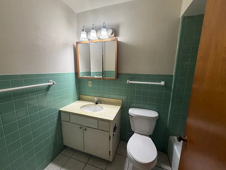 Riverview Apartments — Photo 6