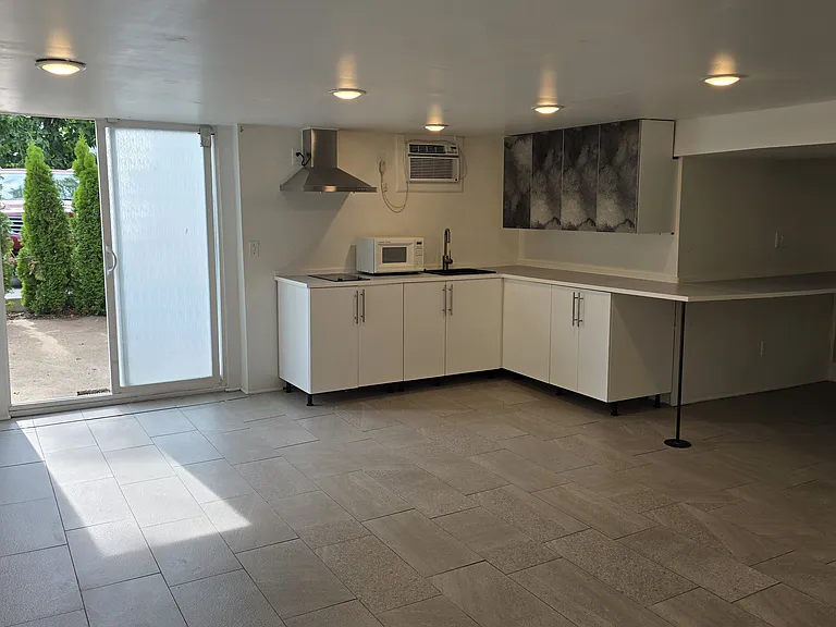 868 Larkin Ave — Photo 18