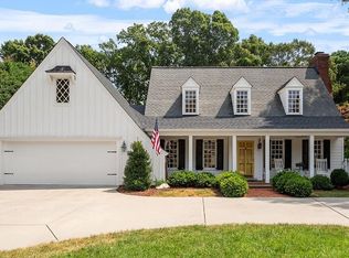 8916 Lindenshire Rd, Raleigh, NC 27615