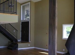 695 W Highland Dr, Camarillo, CA 93010