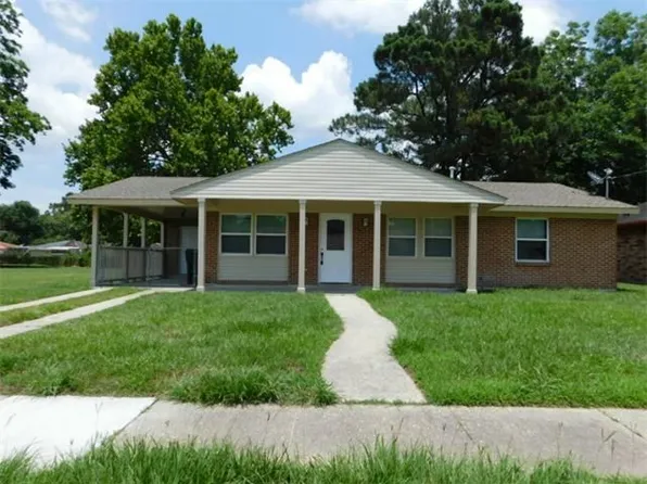 2512 Riverbend Dr, Violet, LA 70092