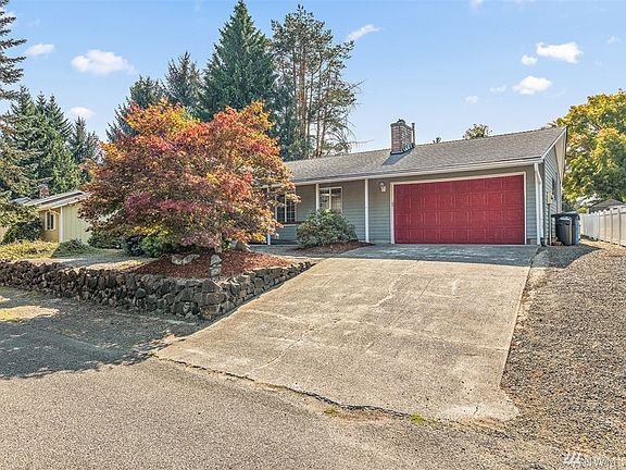 3rd image of 5943 E Sarazen St SE