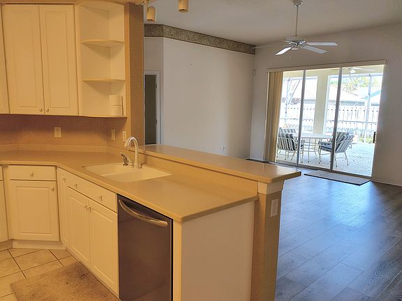 5th image of 2035 Worchester Way