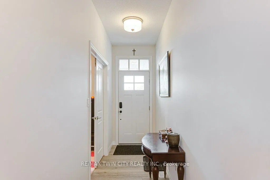 3 bed, $2,500 — Photo 4