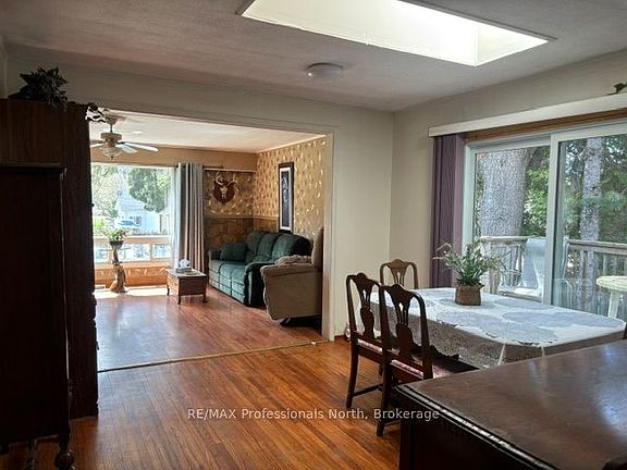 3rd image of 37 Prince St