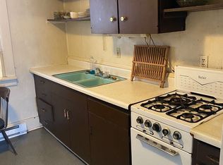 109 W 1st St, Roxana, IL 62084