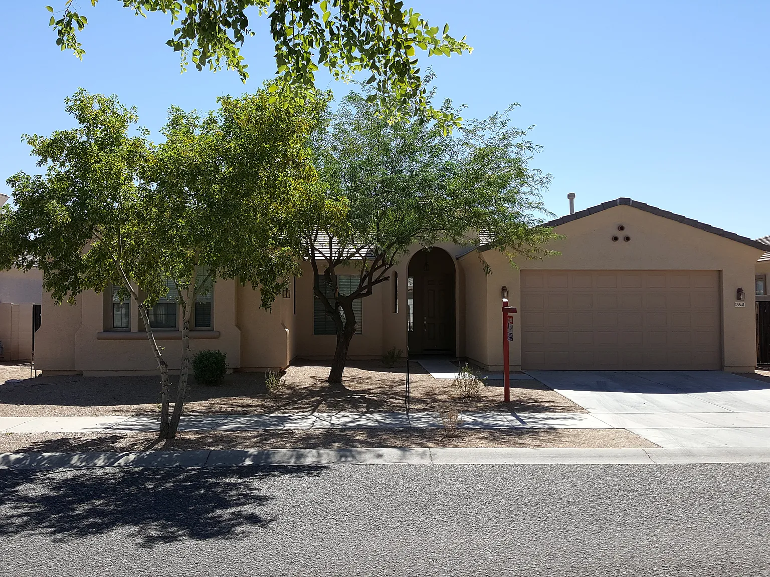 4 bed, 1901 sqft, $2,500 — Photo 1