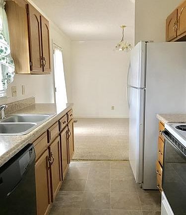 5th image of 115 W Regent Dr