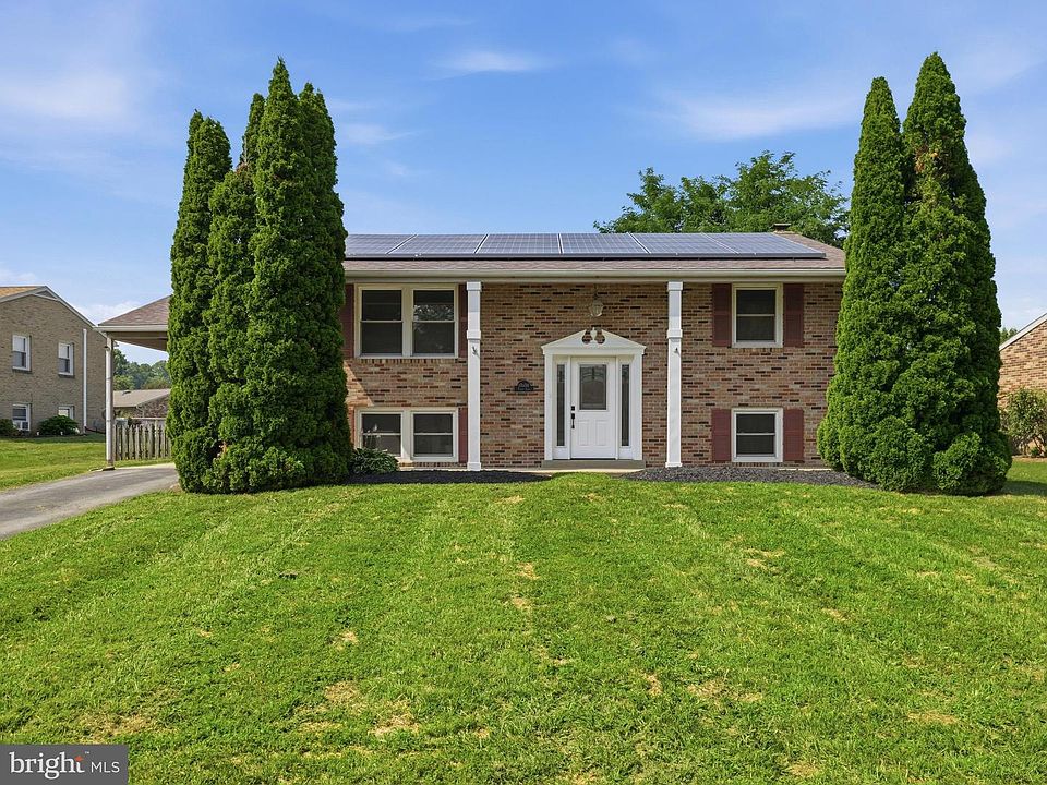 1st image of 17608 Forest Glen Cir