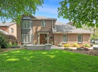 2428 Lakeshore Rd, Burlington, ON L7R 1C1