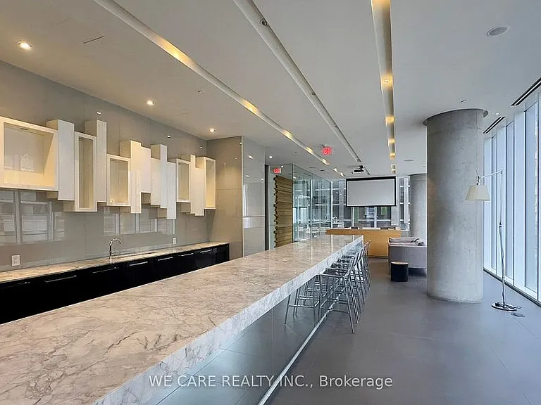 15 Grenville St #609 — Photo 15