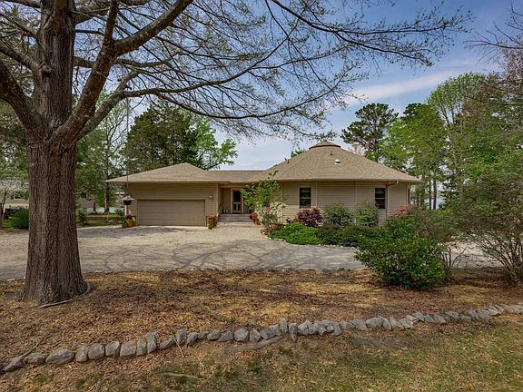 2nd image of 741 Wildwood Rd