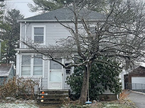 2nd image of 1007 Highland Ave APT B