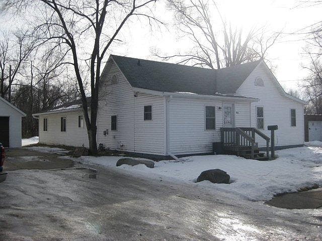 2nd image of 408 18th Ave E