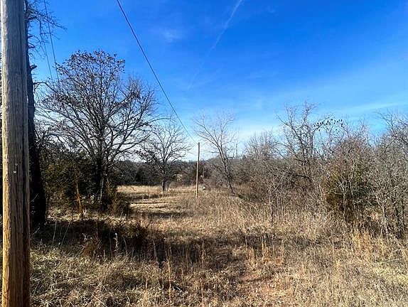 3rd image of 17200 Moonview Cir #12